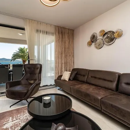 Feriehus 4 Bedroom Stunning Home In Sukosan