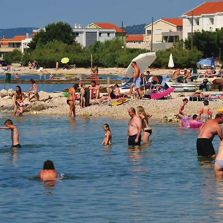 4 Bedroom Stunning Home In Sukosan Casa de Férias