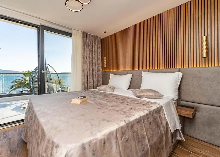 4 Bedroom Stunning Home In Sukosan Feriehus