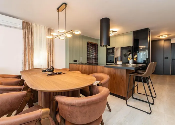 Feriehus 4 Bedroom Stunning Home In Sukosan