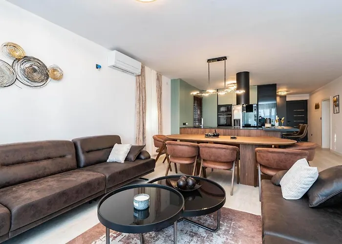 Feriehus 4 Bedroom Stunning Home In Sukosan *