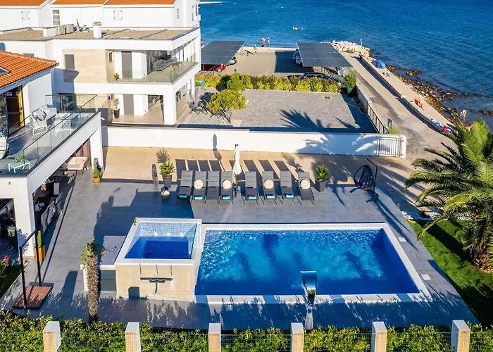Casa vacanze 4 Bedroom Stunning Home In Sukosan